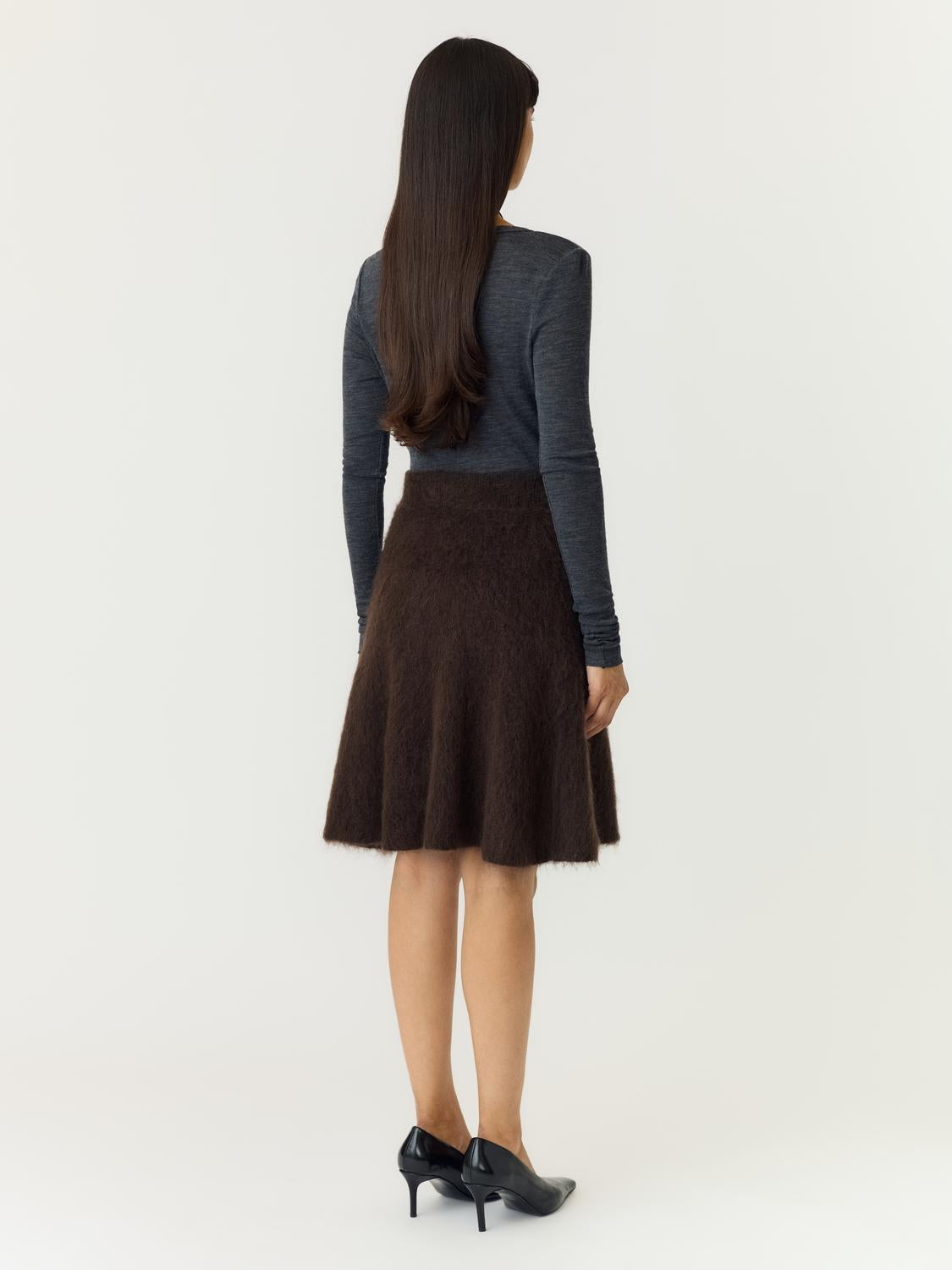 model_shot-back